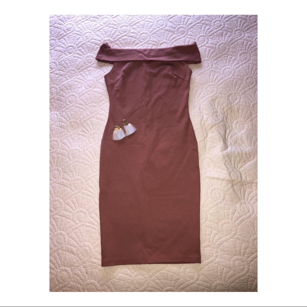 Over the shoulder dress